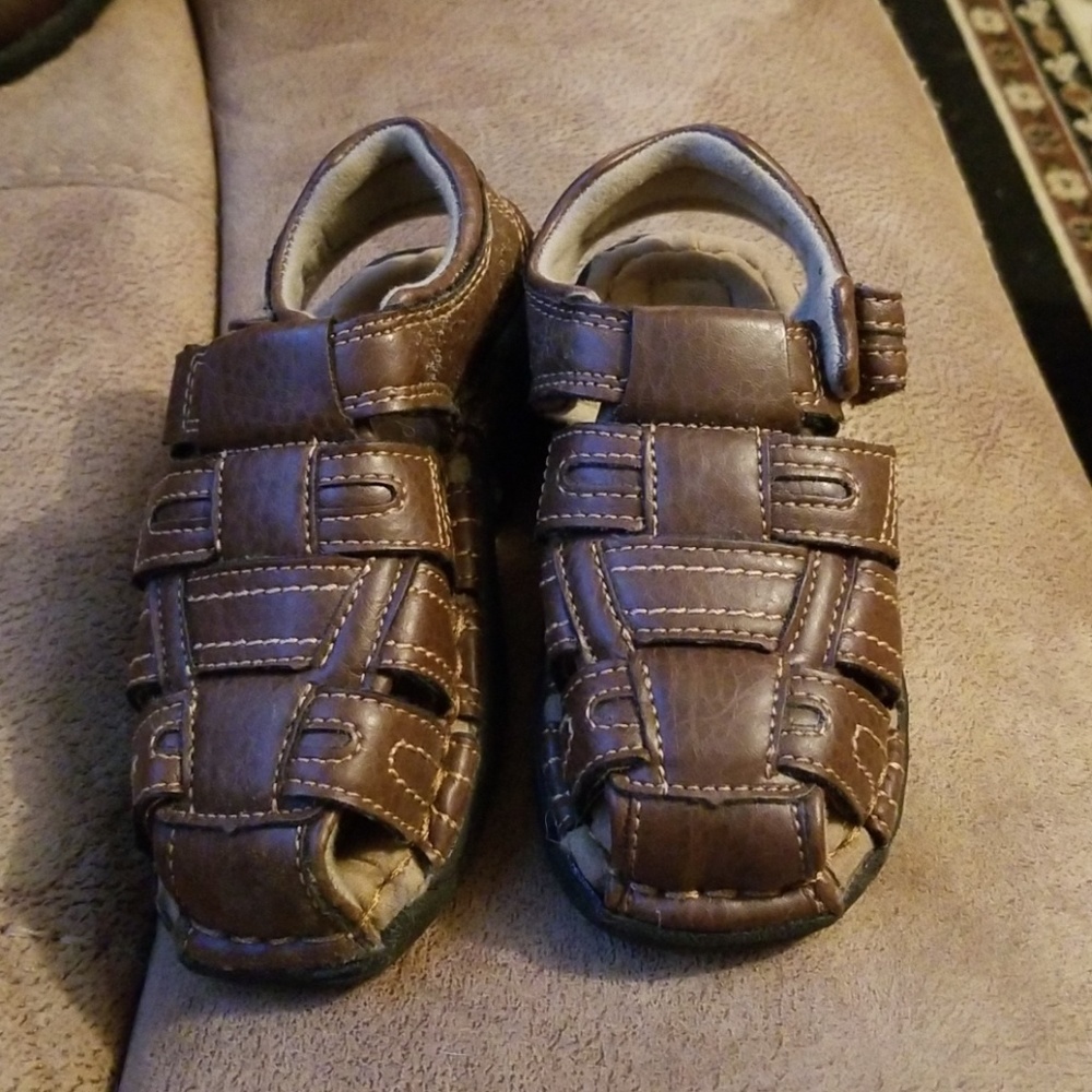 Boys shoes